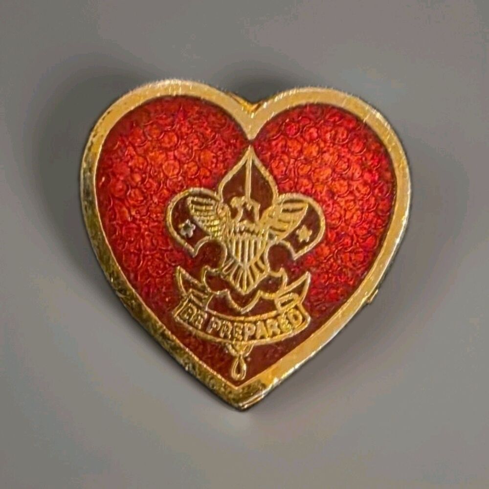 Vintage Boy Scouts Be Prepared Enamel Gold Tone Heart Pin